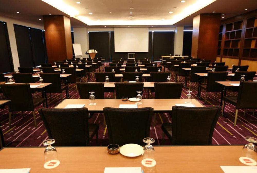 Hotel Four Points By Sheraton Kuching Exterior foto