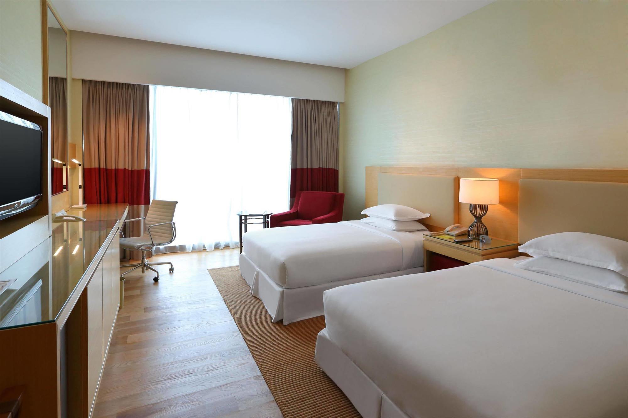 Hotel Four Points By Sheraton Kuching Exterior foto