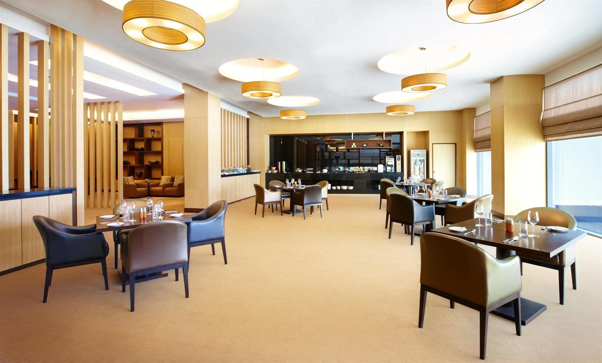 Hotel Four Points By Sheraton Kuching Exterior foto