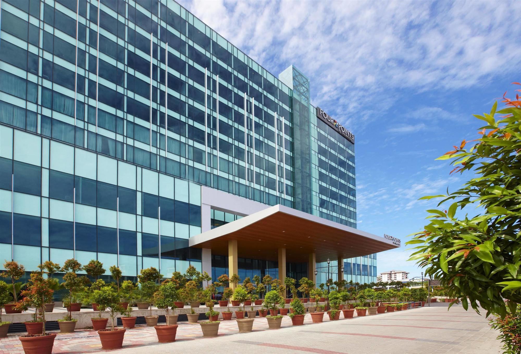 Hotel Four Points By Sheraton Kuching Exterior foto