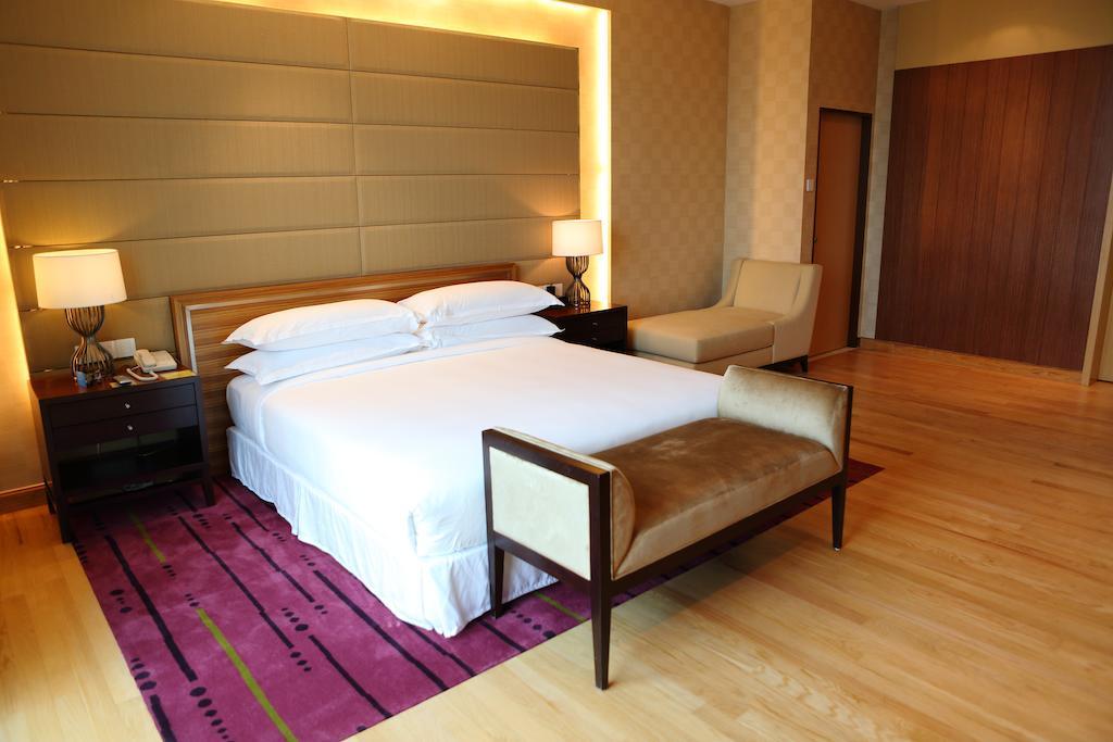Hotel Four Points By Sheraton Kuching Exterior foto